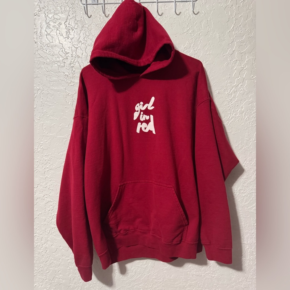 GIRL IN RED LOGO HOODIE
Size XL